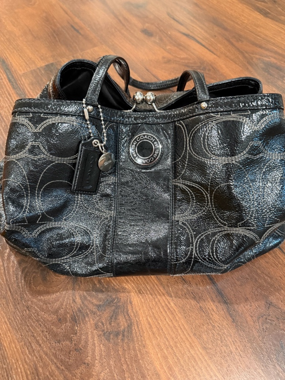 Coach F19215 black patent leather Logo kiss lock carryall purse bag